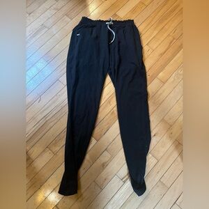 VUORI men’s sweatpants.
